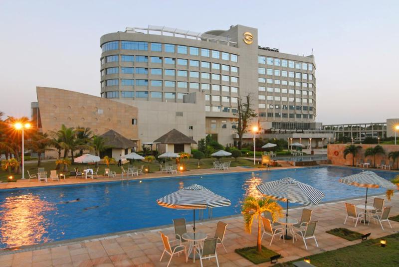 Tienyow Grand Hotel Хайкоу Екстер'єр фото